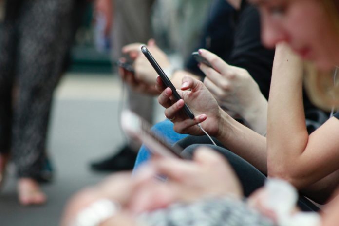 enfermedad-dedo-pulgar Dolores en el dedo pulgar, la nueva patología por el uso continuo del celular - Itagüí Hoy
