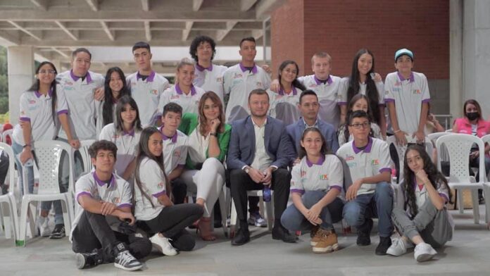 20-sabanetenos-canada 20 jóvenes sabaneteños viajarán a Canadá a estudiar inglés - Sabaneta Hoy