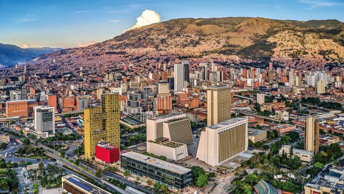 plan desarrollo med e presenta comparación histórica del presupuesto del Plan de Desarrollo de Medellín 2023 - Sabaneta Hoy