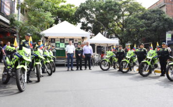 En Sabaneta entregan motocicletas a la Policía para mejorar la seguridad