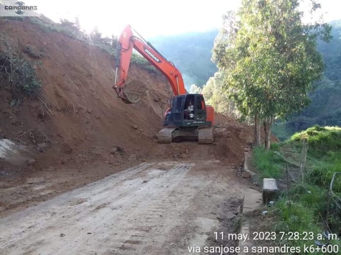 Vía que conduce a Hidroituango