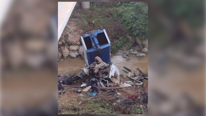 Camión accidentado