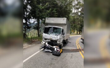 Un motociclista falleció tras chocar de frente con un camión en Donmatías