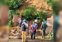 Deslizamiento de tierra dejó muertos a tres integrantes de una familia en Santo Domingo