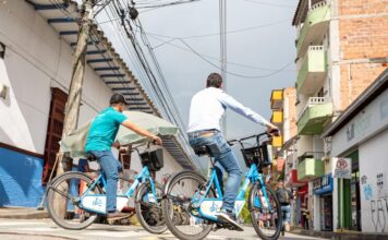 Habitantes de Caldas ya cuentan con nuevo servicio gratuito de transporte público