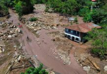 Las fuertes lluvias causaron avalancha en el municipio de Venecia