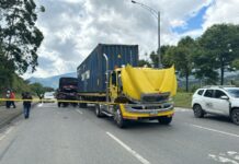 Una persona muerta dejó un aparatoso accidente en la Autopista Norte