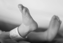 Bebé resulta gravemente herido y con daño auditivo por un volador en Copacabana