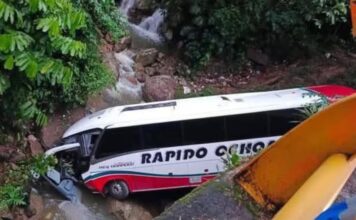 Trágico accidente en la autopista Medellín-Bogotá dejó al menos tres personas muertas