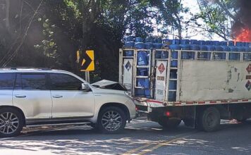 Conductor de camión que transportaba pipetas de gas fue asesinado en vía del Suroeste antioqueño