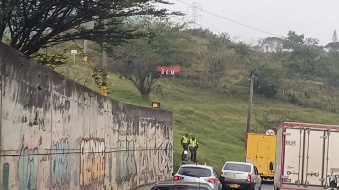 Bandera del ELN aparece en Copacabana