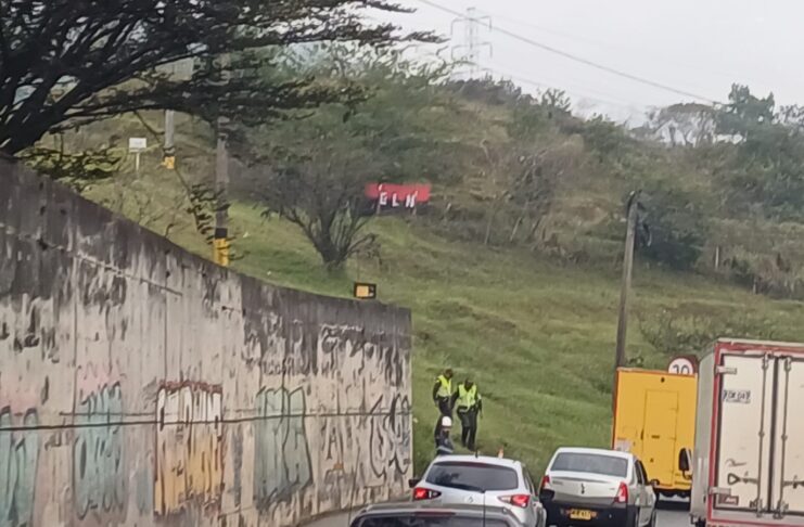 Bandera del ELN aparece en Copacabana