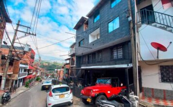 Balacera en lujosa casa de $4.000 millones en Medellín deja un muerto y dos heridos Balacera en lujosa casa de $4.000 millones en Medellín deja un muerto y dos heridos