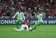 Arbitraje polémico y goleada en contra: Nacional cayó 3-0 en su visita a Brasil Arbitraje polémico y goleada en contra: Nacional cayó 3-0 en su visita a Brasil