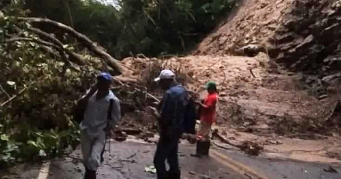 2 Emergencia en el Suroeste antioqueño por lluvias: seis vías bloqueadas y movilidad colapsada