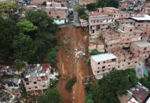 Emergencia en Villatina: 180 personas evacuadas por deslizamiento tras intensas lluvias en Medellín Emergencia en Villatina: 180 personas evacuadas por deslizamiento tras intensas lluvias en Medellín