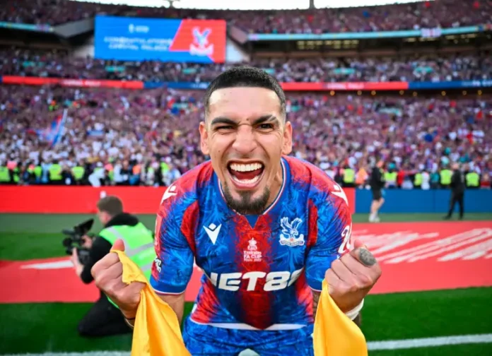 el-dani-munoz_47888240_20250517162624.jpg Daniel Muñoz, el campeón de la FA Cup que salió de la tribuna popular