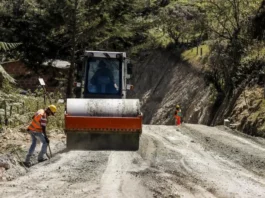 Faltan $588.000 millones para completar la pavimentación de vías hacia cabeceras municipales en Antioquia