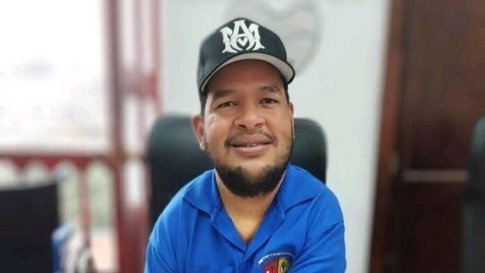 Gtm00PaXgAAGapr Asesinan a concejal