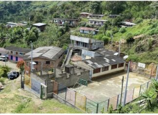 Escuela rural de Briceño recibe mejoras para brindar mayor seguridad a sus estudiantes