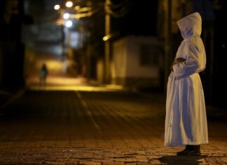 Los animeros: el llamado nocturno de las ánimas que resiste el olvido Animero