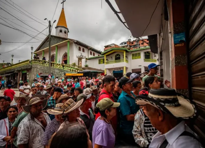 Campesinos de Briceño comienzan a regresar a sus fincas