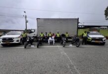 Recuperan camión robado que transportaba 29 motos en la vía Medellín–La Pintada