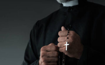Sacerdote antioqueño fue apuñalado en plena vía pública en Italia: esto se sabe del ataque
