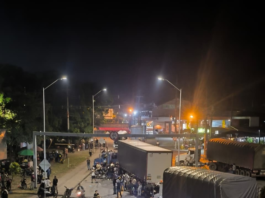 Movilización masiva y vías bloqueadas