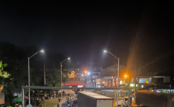 Movilización masiva y vías bloqueadas marcan el primer día del paro minero en el Bajo Cauca Movilización masiva y vías bloqueadas