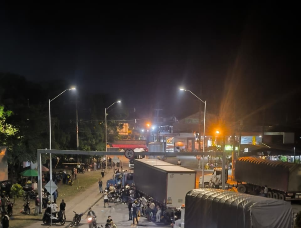 Movilización masiva y vías bloqueadas