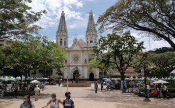 Buscan a los “sicarios de negro” tras asesinato de líder social en Andes Buscan a los "sicarios de negro" tras asesinato de líder social en Andes