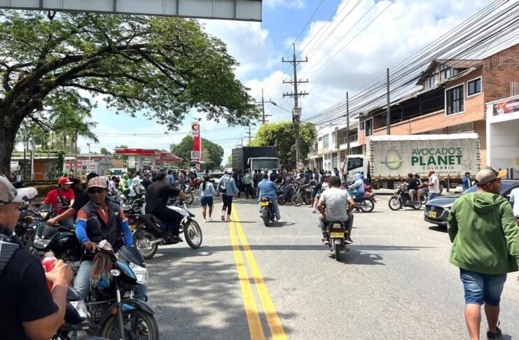Sin acuerdos terminó primer día de diálogo por paro minero en Caucasia