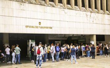 Falla en pasaportes en Colombia fue por amenaza cibernética: esto confirmó la Cancillería Falla en pasaportes en Colombia fue por amenaza cibernética: esto confirmó la Cancillería