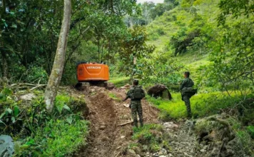 ¡Le tumbaron millonario negocio al Clan del Golfo! Ejército destruyó mina ilegal en San Luis ¡Le tumbaron millonario negocio al Clan del Golfo! Ejército destruyó mina ilegal en San Luis