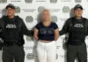 Capturada mujer que le pedía plata
