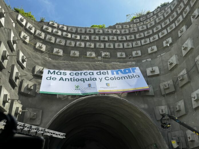 Histórico avance en la vía al Toyo: completan la excavación del Túnel 0 en Santa Fe de Antioquia